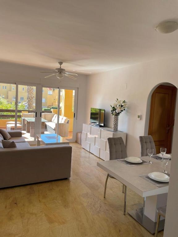 A Stunning 2 Bedroom Apartment 5 Min Walk To The Beautiful Beaches Of Vera Playa Playas de Vera Εξωτερικό φωτογραφία